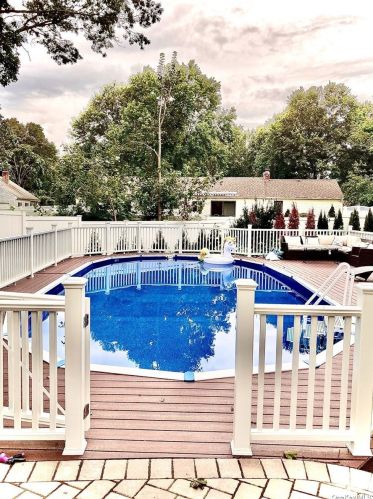 37 Kivy St, Huntington Station NY  11746-2044 exterior