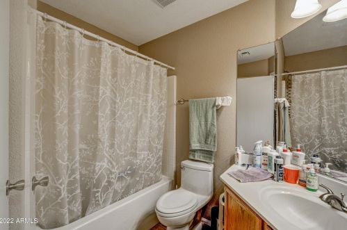 3822 Blackhawk Dr, Glendale AZ 85308-9487 exterior