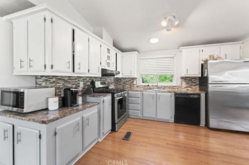 24799 Split Rail Rd, Wildomar CA  92595-9266 exterior