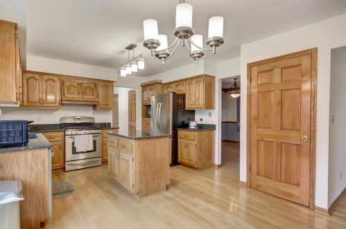 13125 Wade Dr, Waukesha WI  53151-9013 exterior