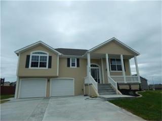 4120 Cades Cv, Leavenworth, KS 66048-8502