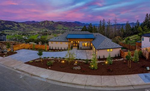 3911 Rincon Ridge Dr, Santa Rosa, CA 95404-7698