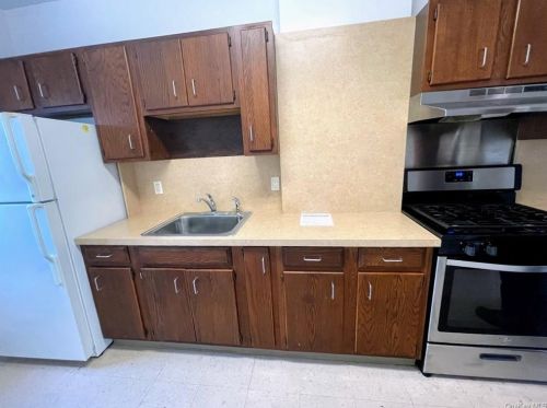 14 Stephenson Blvd, New Rochelle NY  10801-4402 exterior