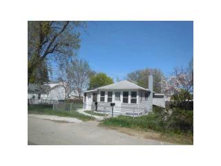 30 Huron St, Warwick, RI 02889-9503