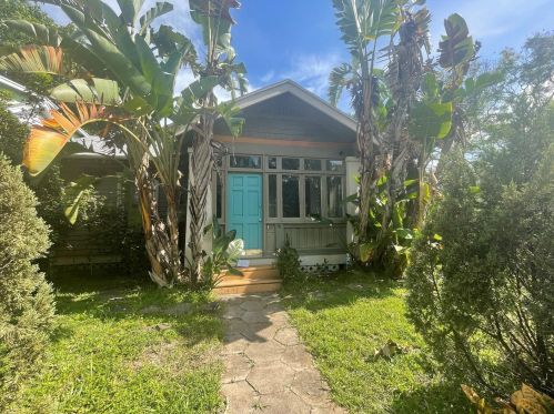 1438 9th Ave, Saint Petersburg, FL 33705-1223