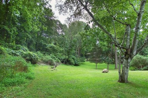 21 Walnut Hill Rd, Poughkeepsie, NY 12603-4720