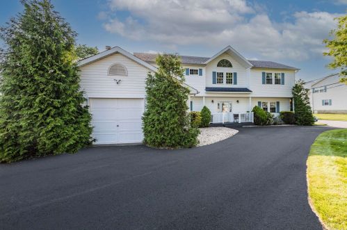 3593 Marinor St, Seaford, NY 11783-3406