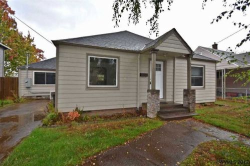 527 Ash St, Lebanon OR  97355-4106 exterior