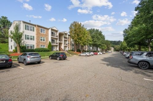 52 Robertson Way, Lincoln Park, NJ 07035-1841