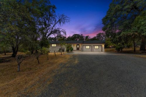 13076 Garden Bar Rd, Grass Valley, CA 95949-7801