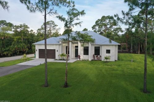 543 9th St, Naples FL  34117-6646 exterior