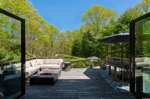 36 Ancient Hwy, East Hampton NY  11937-2568 exterior
