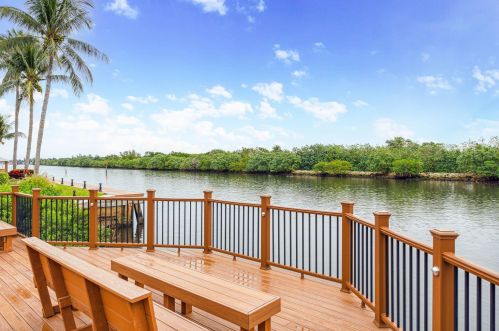828 Kokomo Key Ln, Delray Beach FL  33483-6027 exterior