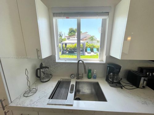 325 4 Ave, Dania Beach FL  33004-2723 exterior