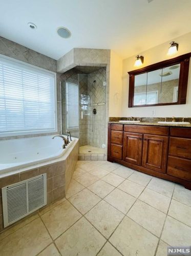 279 Highland Ave, Wood-Ridge NJ  07075-1523 exterior