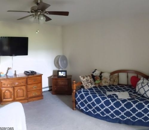 8 Glory Ln, Wantage NJ  07461-3233 exterior