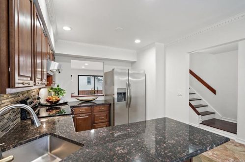 57 Hudson View Hl, Crotonville NY  10562-3329 exterior