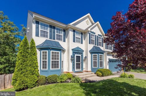 9129 Autumn Glory Ln, Bristow, VA 20136-5111