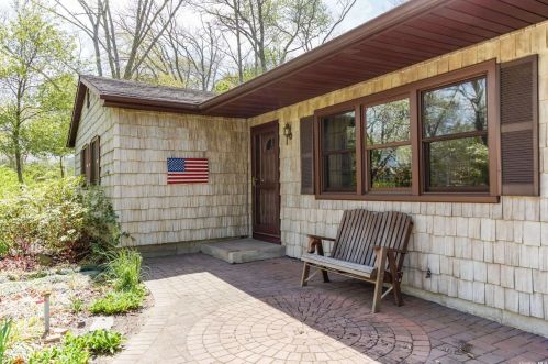 216 Helme Ave, Miller Place, NY 11764-3210