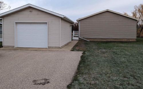 424 Vandervort St, Tomah, WI 54660-3215