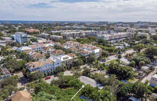 320 1st Ave, Delray Beach FL  33444-3804 exterior