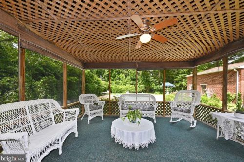 12 Cedar Ave, Berlin Boro NJ  08009-1302 exterior