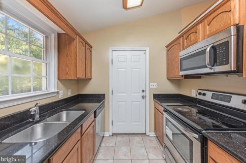 302 Land Or Dr, Ruther Glen VA  22546-1241 exterior