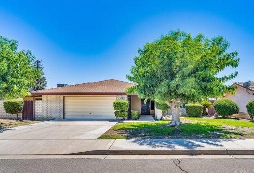 222 Oak Ct, Bakersfield, CA 93263-2426