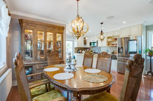 11 Maplewood Rd, Babylon NY  11704-7805 exterior