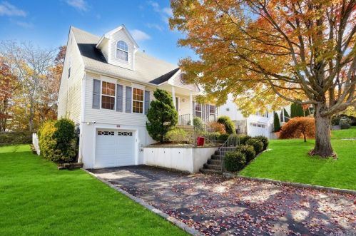 69 Greenvale Cir, White Plains, NY 10607-1601