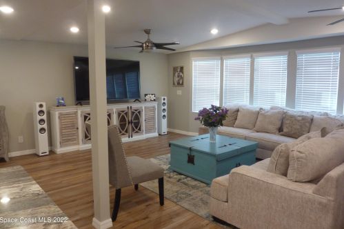 1124 Sabal Palm Ln, Sebastian FL  32976-6704 exterior