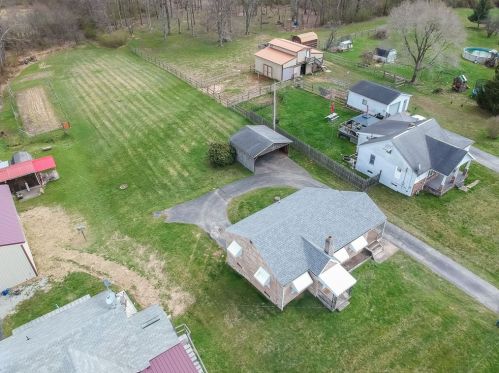 1748 Eighty Eight Rd, Greensboro, PA 15338-1030