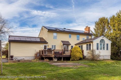 220 Long Swamp Rd, Plumsted Township NJ  08533-2028 exterior