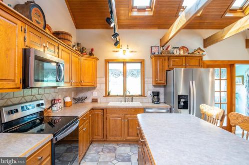 1342 Fairview Dr, Dauberville PA  19533-9185 exterior