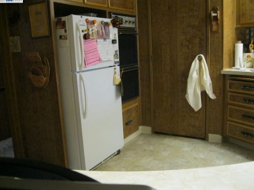 29425 New Hampshire Way, Hayward CA  94544-6459 exterior