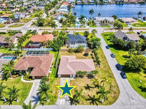 721 56 St, Cape Coral FL  33914-7224 exterior