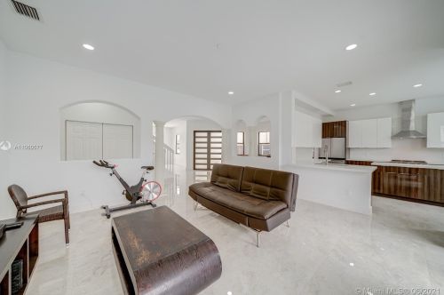 8941 178th St, Hialeah FL  33018-6554 exterior