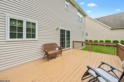 17 Shippen Ct, Flemington NJ  08822-6835 exterior