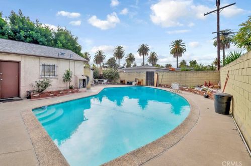 2561 Oregon Ave, Long Beach CA  90806-2826 exterior