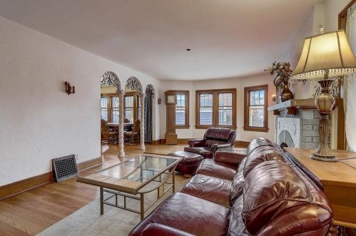 202 72, Milwaukee WI 53213-1828 exterior