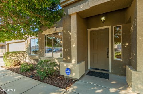 8356 Berridge Ln, Glendale, AZ 85305-2555