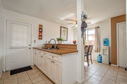 15155 Woodruff Pl, Bellflower CA  90706-4067 exterior