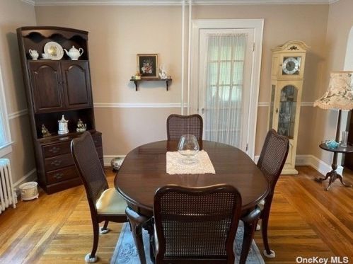 170 Great Neck Rd, Copiague NY  11726-3802 exterior