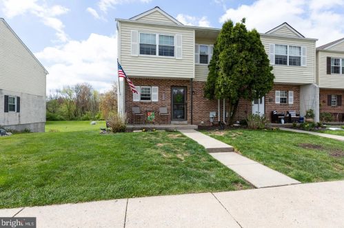 118 Chester Ct, Downingtown, PA 19335-4215