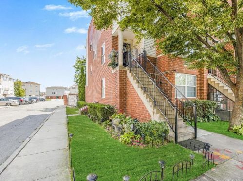 238 Sunset Blvd, Bronx, NY 10473-2452