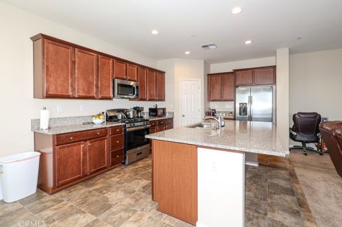 1381 Tevin Way, Madera CA  93637-6508 exterior