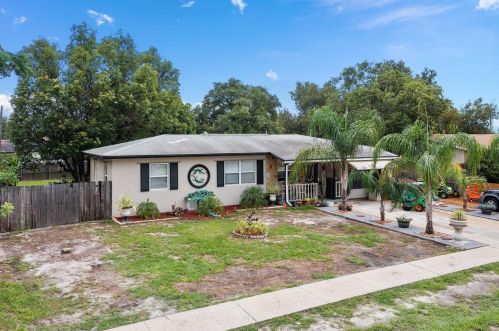 958 Merrimac St, Deltona, FL 32725-5778
