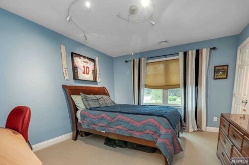 11 Cherokee Trl, Oakland NJ  07436-3011 exterior