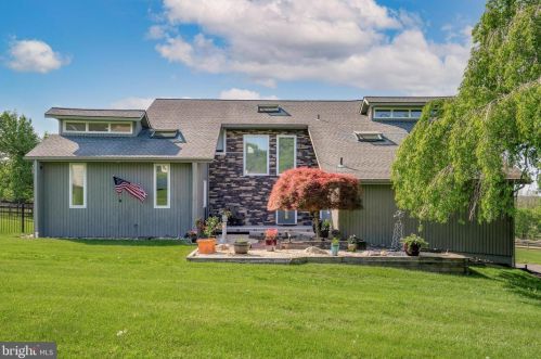 236 Lehigh Dr, Southampton, PA 18954-1955
