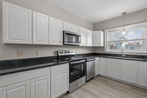 640 Mast Rd, Goffstown NH  03045 exterior